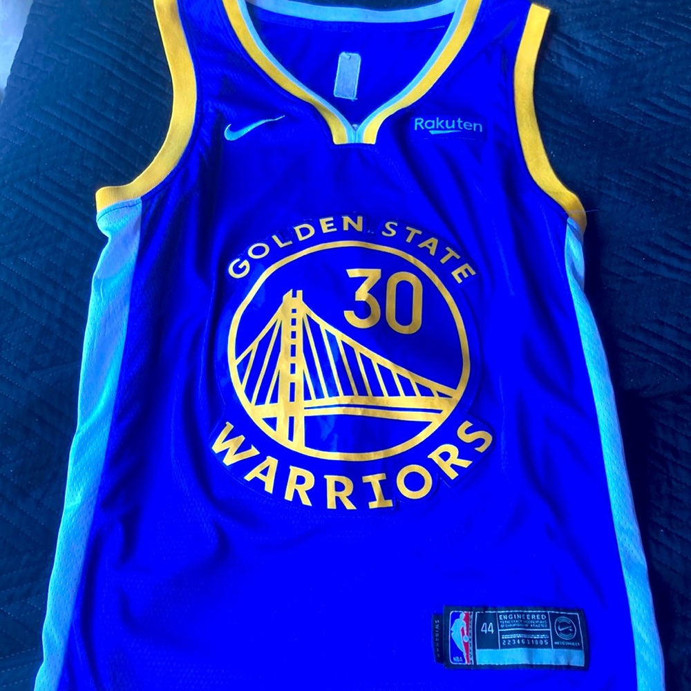 Mens medium Golden state Warrior’s Jersey (Stephen Curry #30)